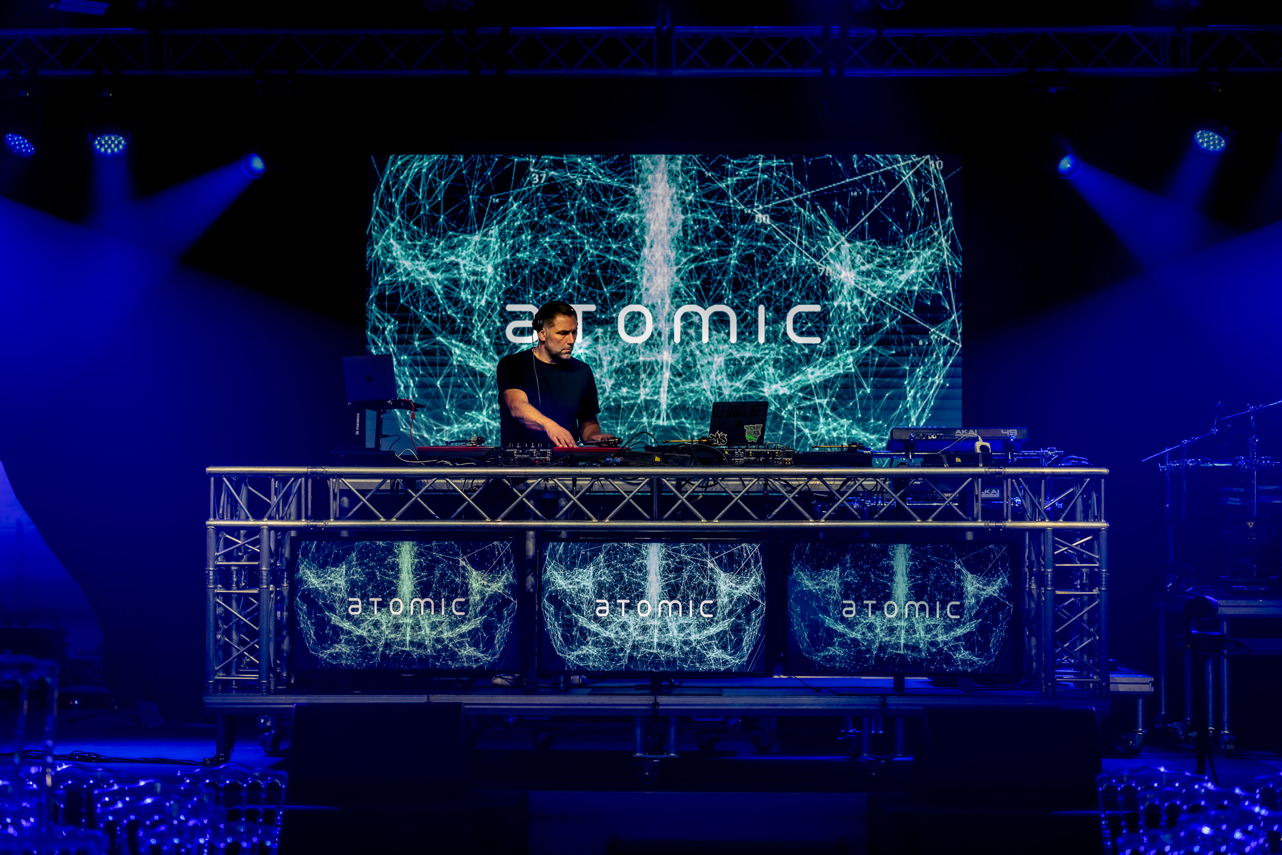 Uniserver Atomic